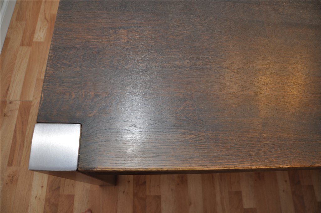 Spisebord i massivt espressofarvet oliebehandlet eg : )