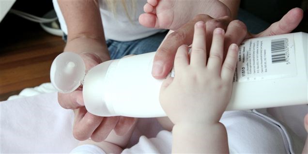 Børnekosmetik er tikkende hormonbombe