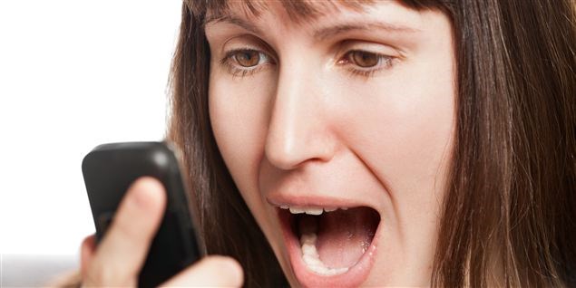 Ups! Lærer sviner mor på telefonsvarer Ups! Lærer sviner mor på telefonsvarer